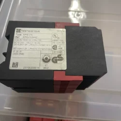 Schneider Safety Relay Module XPSVN3442 Industrial Protection